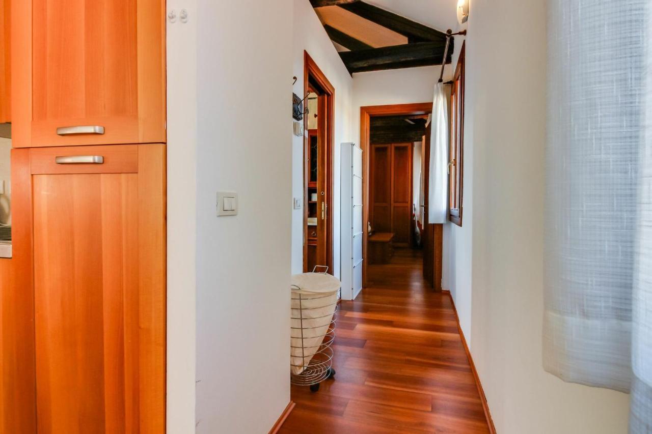 Ramo Venier By Halldis Venice